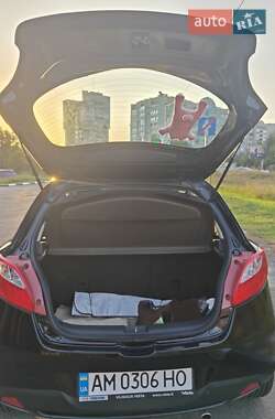 Хэтчбек Mazda 2 2008 в 