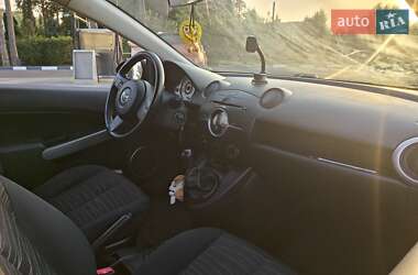 Хэтчбек Mazda 2 2008 в 