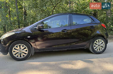 Хэтчбек Mazda 2 2008 в 