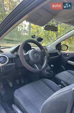 Хэтчбек Mazda 2 2008 в 