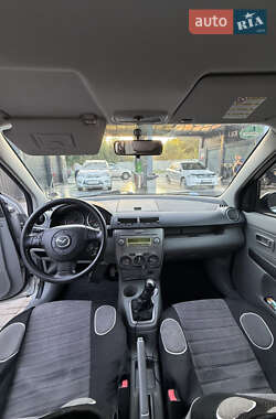 Хэтчбек Mazda 2 2004 в Каменец-Подольском