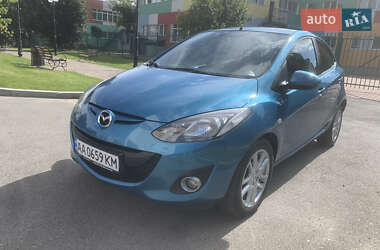Хэтчбек Mazda 2 2012 в 