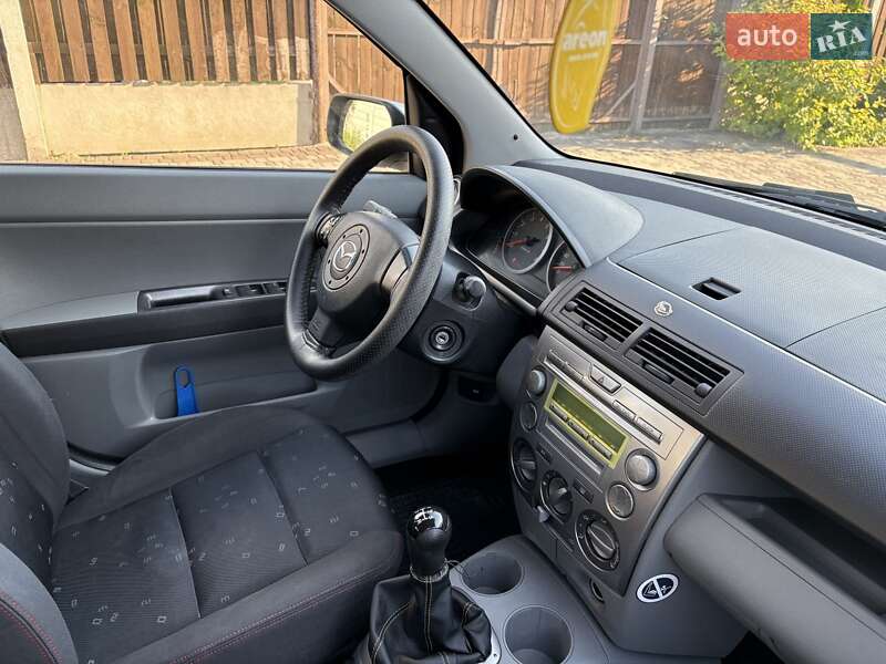 Хэтчбек Mazda 2 2004 в Житомире фото 2 Хэтчбек Mazda 2 2004 в Житомире