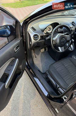 Хэтчбек Mazda 2 2008 в 
