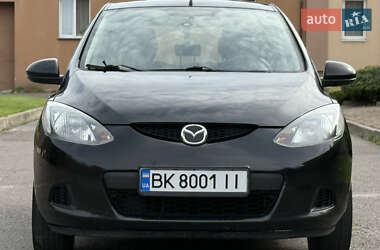 Хэтчбек Mazda 2 2009 в 