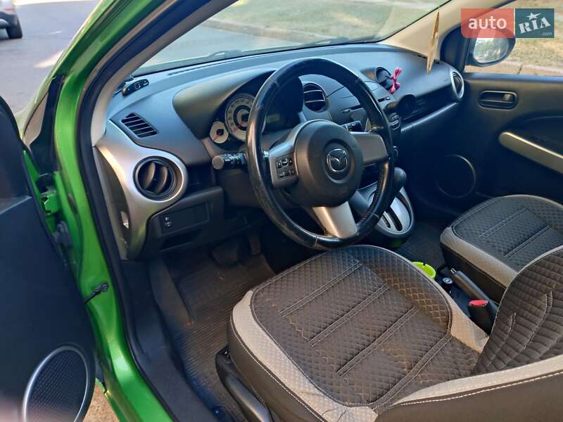 Хэтчбек Mazda 2 2008 в Киеве