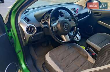 Хэтчбек Mazda 2 2008 в 
