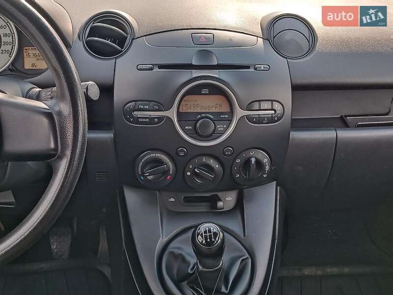 Хэтчбек Mazda 2 2007 в Харькове