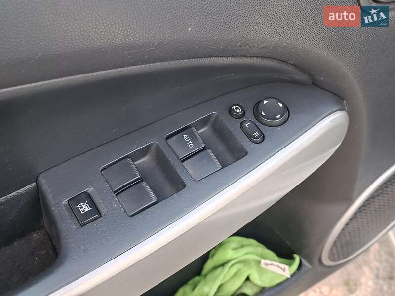 Хэтчбек Mazda 2 2007 в Харькове