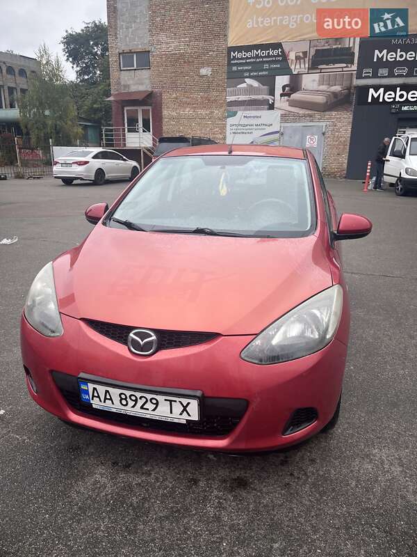 Хэтчбек Mazda 2 2008 в 