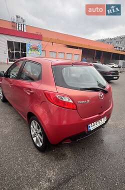 Хэтчбек Mazda 2 2008 в 