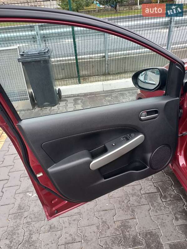 Хетчбек Mazda 2 2014 в Києві фото 6 Хетчбек Mazda 2 2014 в Києві