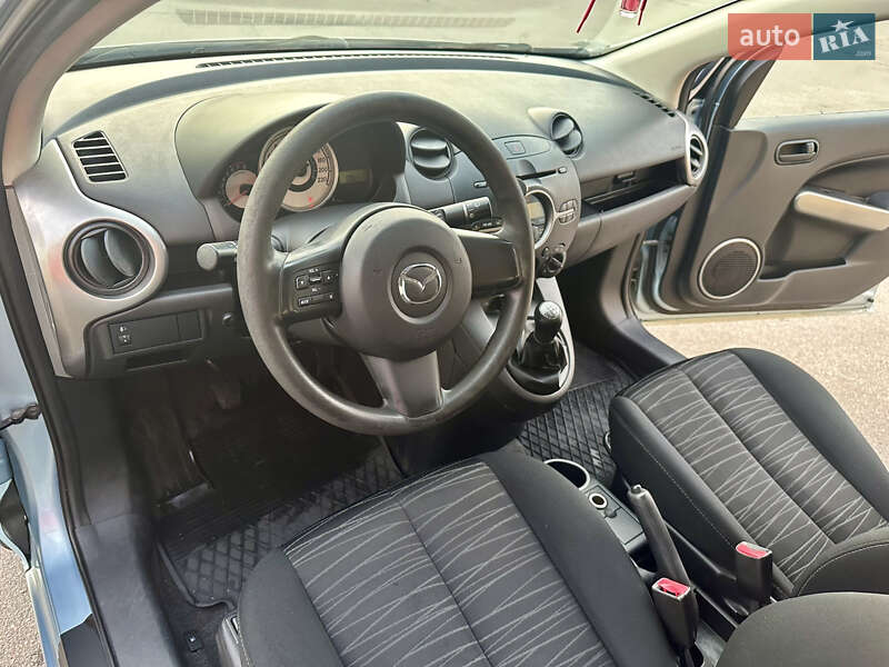 Хетчбек Mazda 2 2008 в Києві фото 12 Хетчбек Mazda 2 2008 в Києві