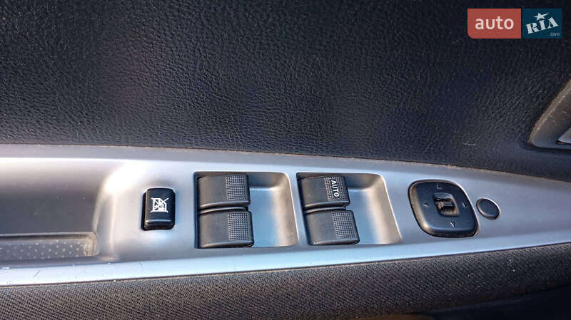 Хэтчбек Mazda 2 2006 в Виннице