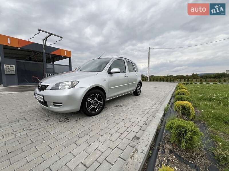 Хетчбек Mazda 2 2004 в Золочеві