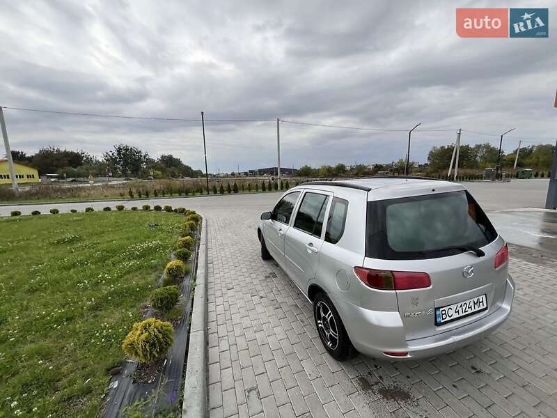 Хетчбек Mazda 2 2004 в Золочеві