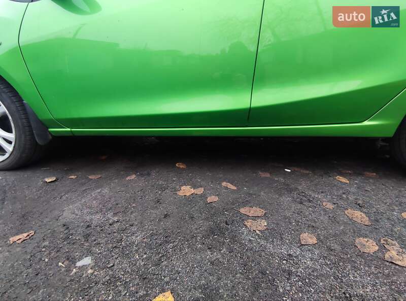 Хэтчбек Mazda 2 2008 в Першотравенске фото 2 Хэтчбек Mazda 2 2008 в Першотравенске