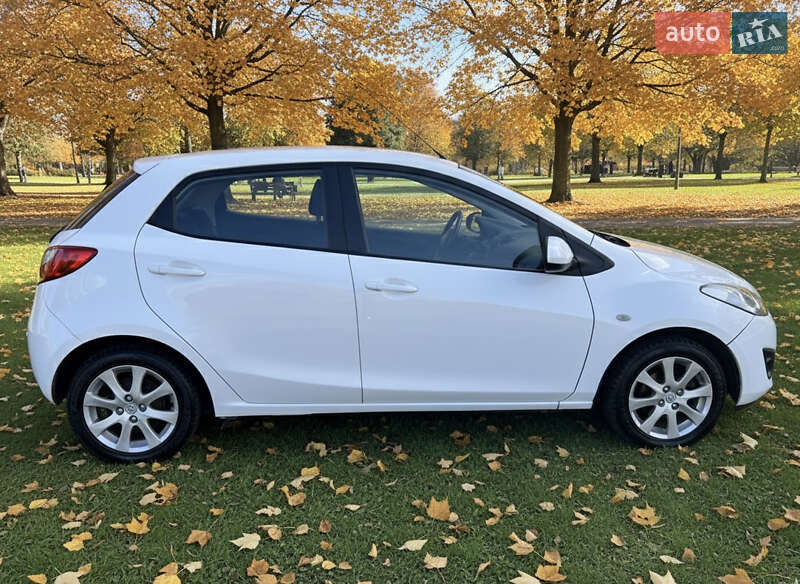 Хетчбек Mazda 2 2011 в Тернополі фото 6 Хетчбек Mazda 2 2011 в Тернополі