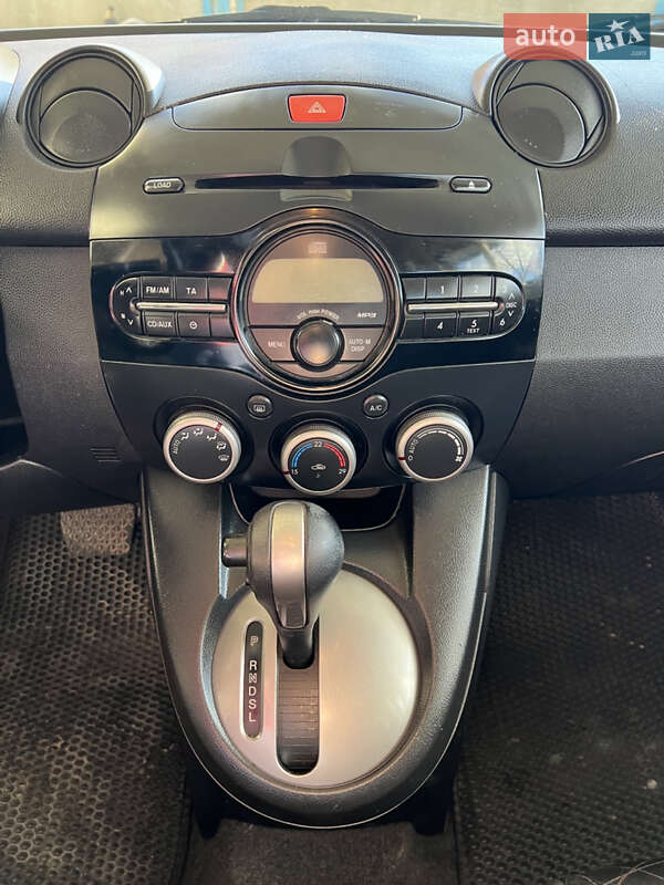 Хетчбек Mazda 2 2011 в Тернополі фото 12 Хетчбек Mazda 2 2011 в Тернополі