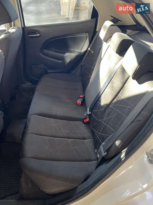 Хетчбек Mazda 2 2011 в Тернополі фото 14 Хетчбек Mazda 2 2011 в Тернополі