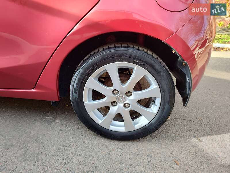 Хэтчбек Mazda 2 2008 в Одессе