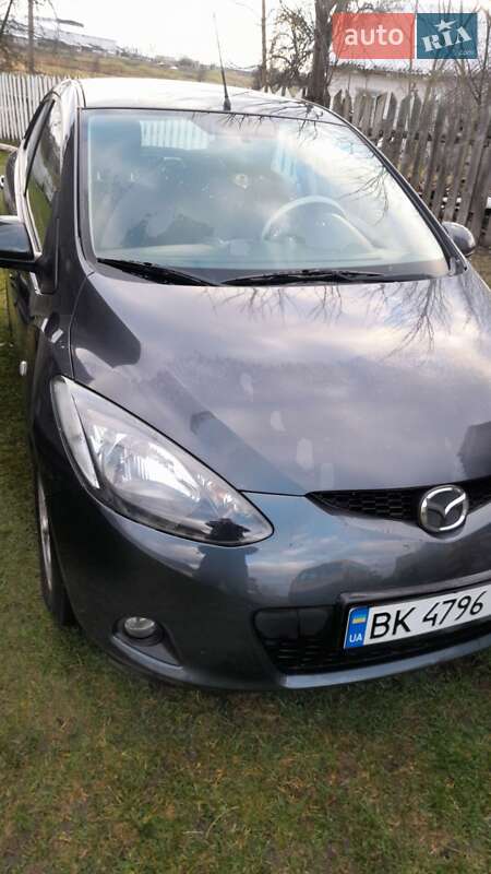 Хэтчбек Mazda 2 2008 в Сарнах