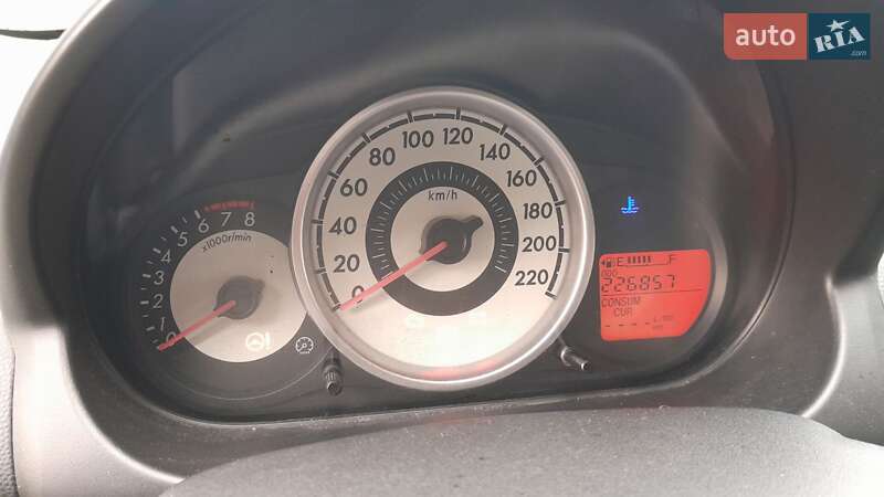 Хэтчбек Mazda 2 2008 в Сарнах