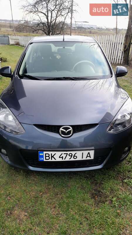 Хэтчбек Mazda 2 2008 в Сарнах