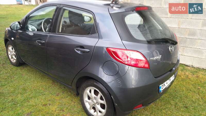 Хэтчбек Mazda 2 2008 в Сарнах