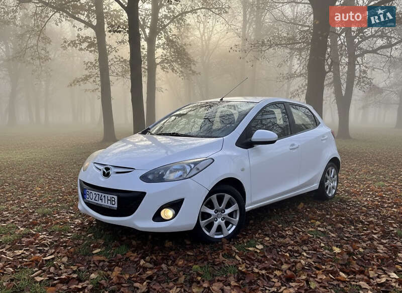 Mazda 2 2011