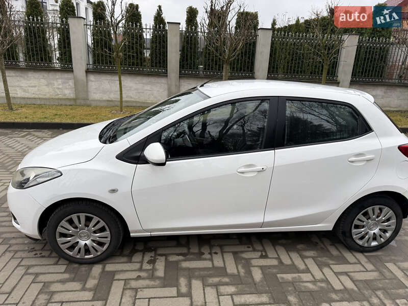 Хетчбек Mazda 2 2010 в Луцьку