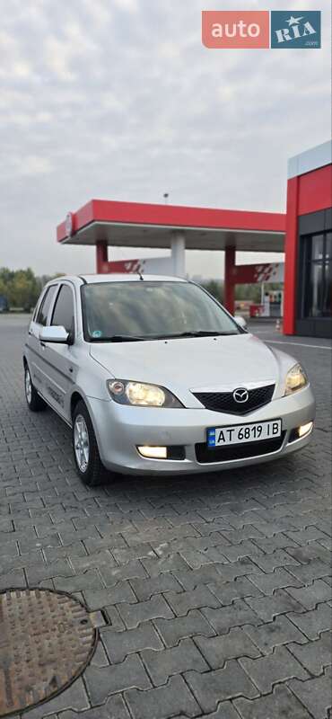 Хэтчбек Mazda 2 2005 в Черновцах