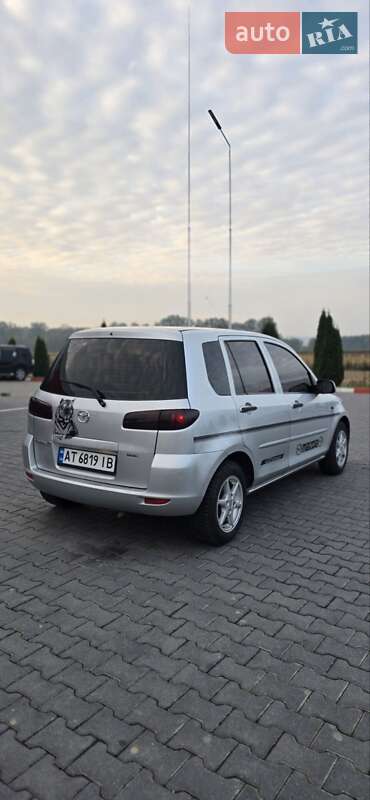 Хэтчбек Mazda 2 2005 в Черновцах