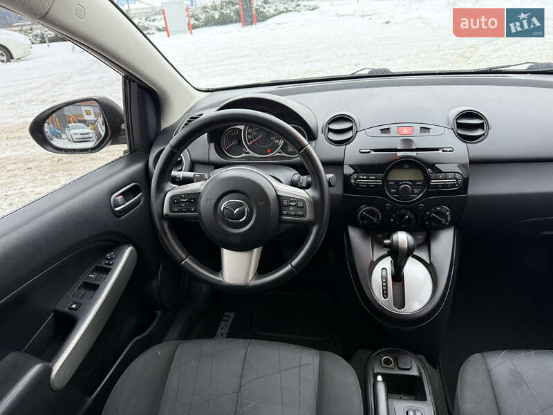 Хэтчбек Mazda 2 2011 в Киеве
