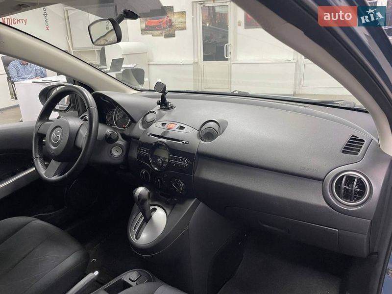 Хэтчбек Mazda 2 2013 в Киеве
