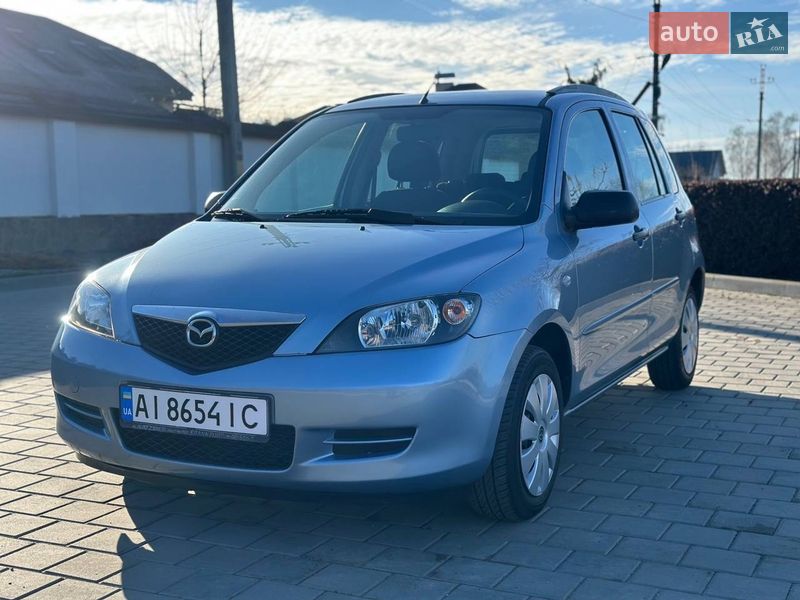 Mazda 2 2004