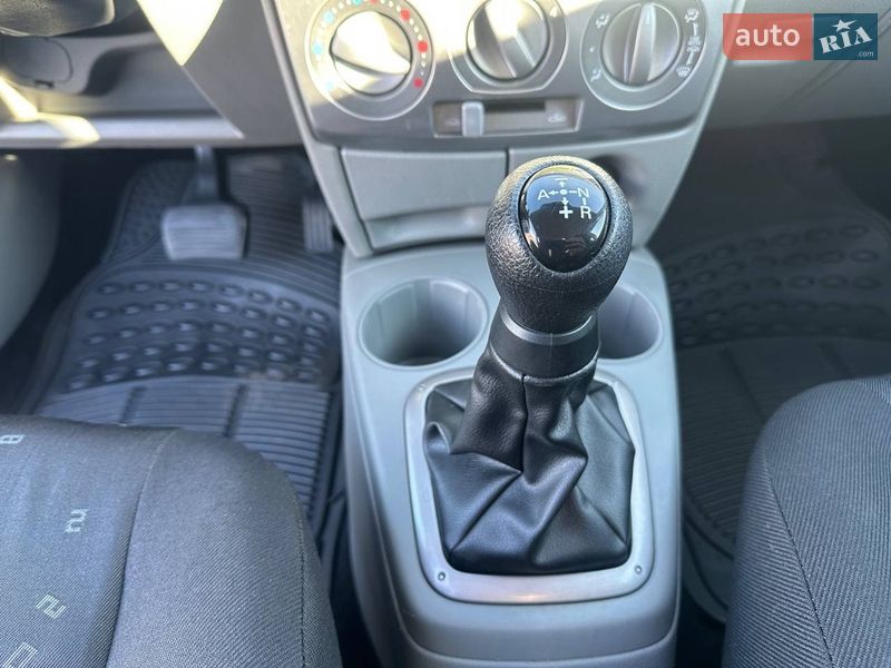 Хетчбек Mazda 2 2004 в Черкасах