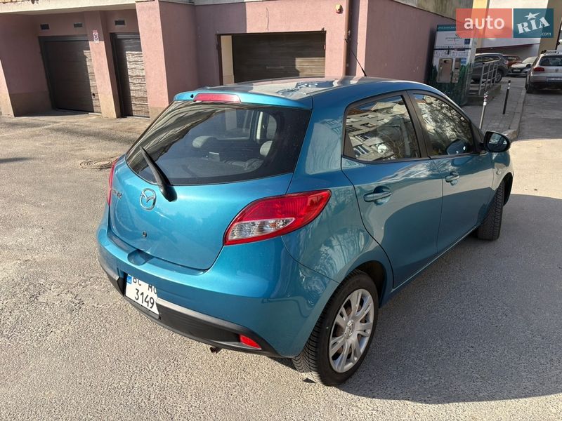 Хэтчбек Mazda 2 2012 в Львове