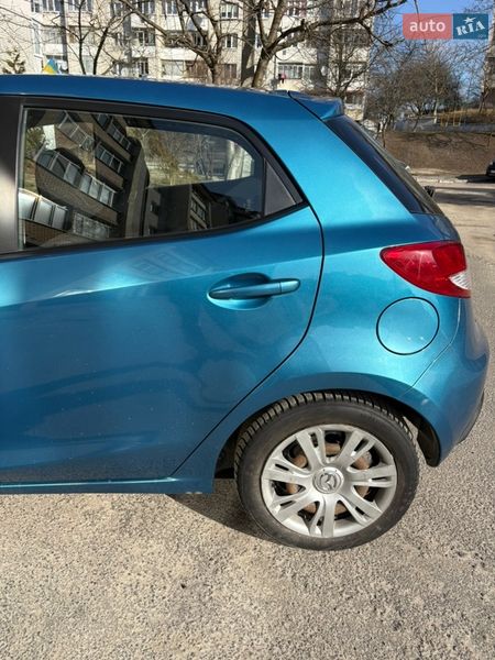 Хэтчбек Mazda 2 2012 в Львове