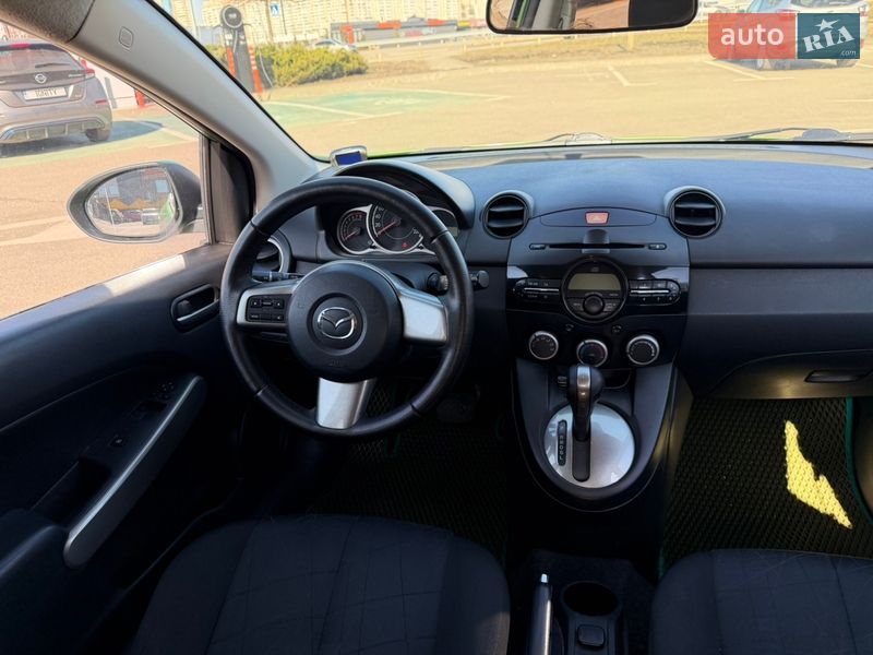 Хэтчбек Mazda 2 2010 в Киеве