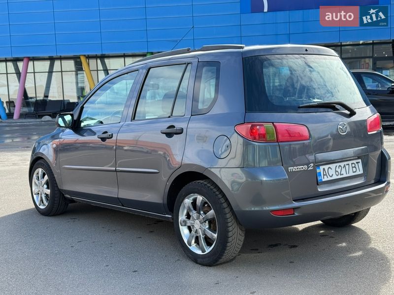 Хэтчбек Mazda 2 2004 в Киеве