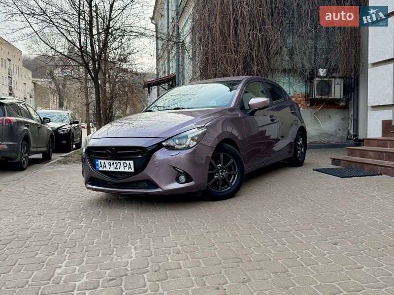Хэтчбек Mazda 2 2016 в Киеве