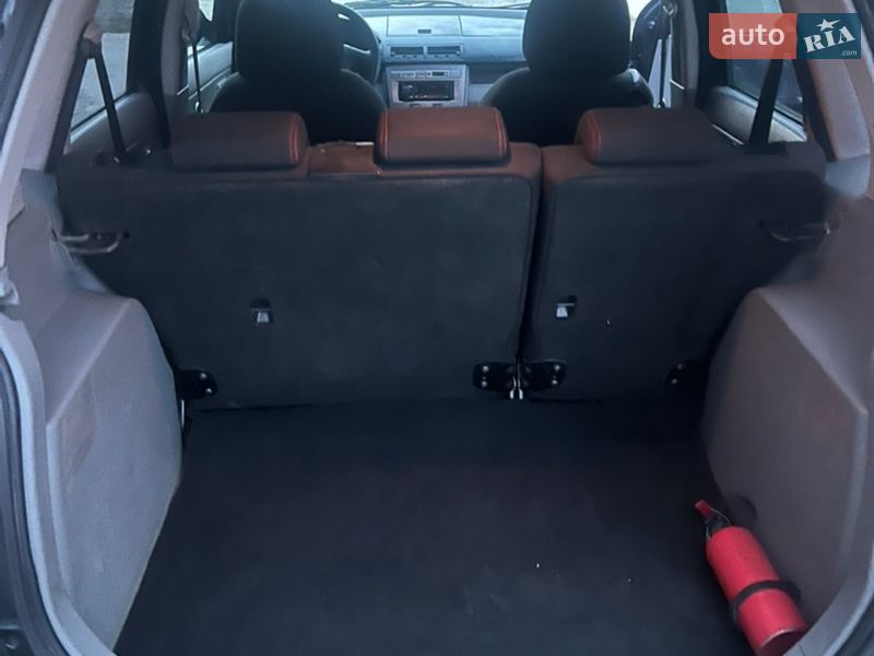 Хэтчбек Mazda 2 2004 в Ивано-Франковске