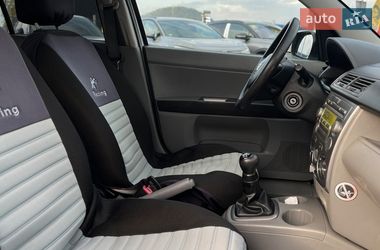 Хетчбек Mazda 2 2004 в Мукачевому