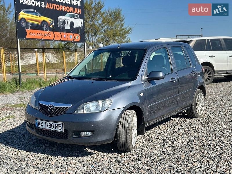 Mazda 2 2005