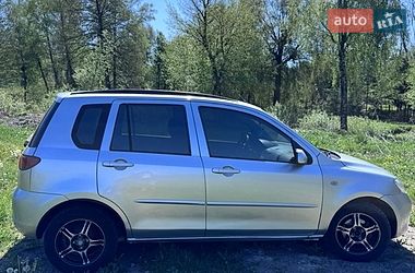 Хэтчбек Mazda 2 2004 в Золочеве