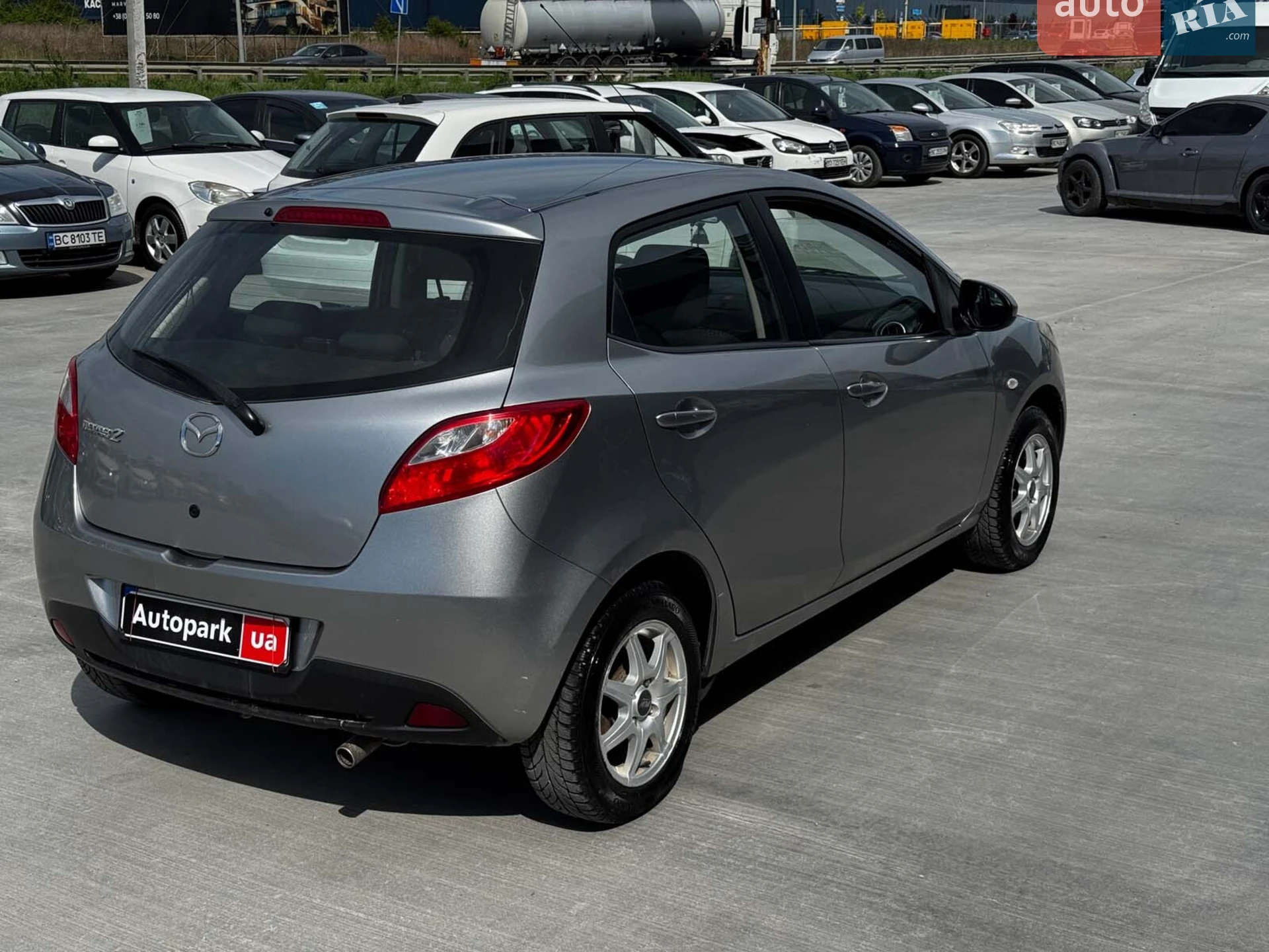 2011 Mazda 2 - мініатюра 9