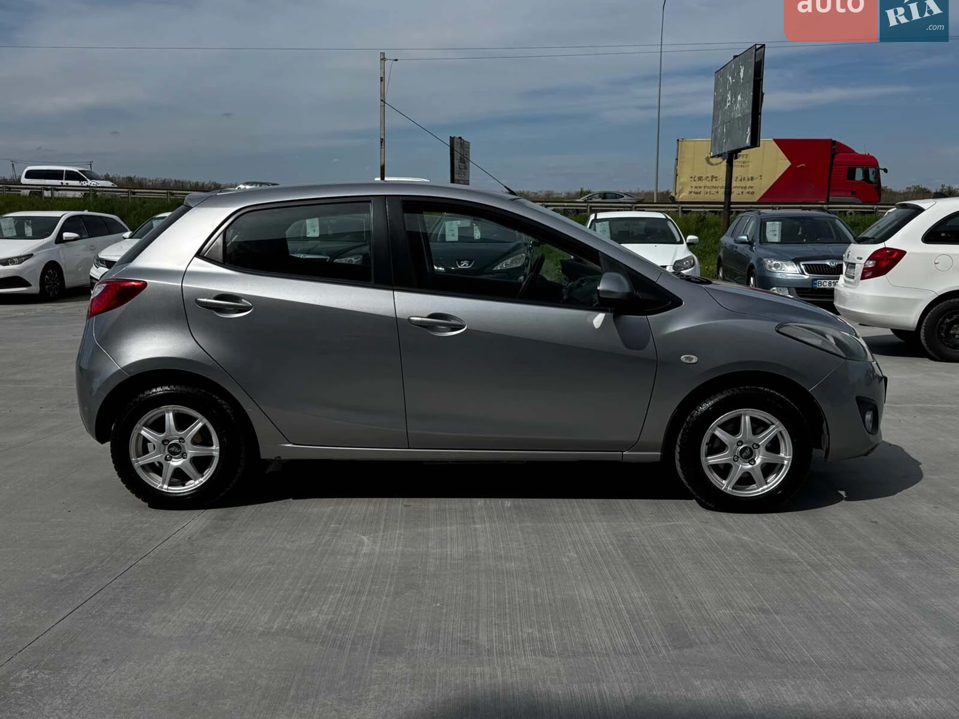 2011 Mazda 2 - мініатюра 7
