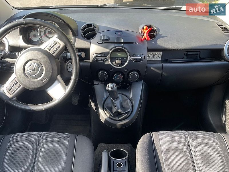 Хэтчбек Mazda 2 2008 в Днепре