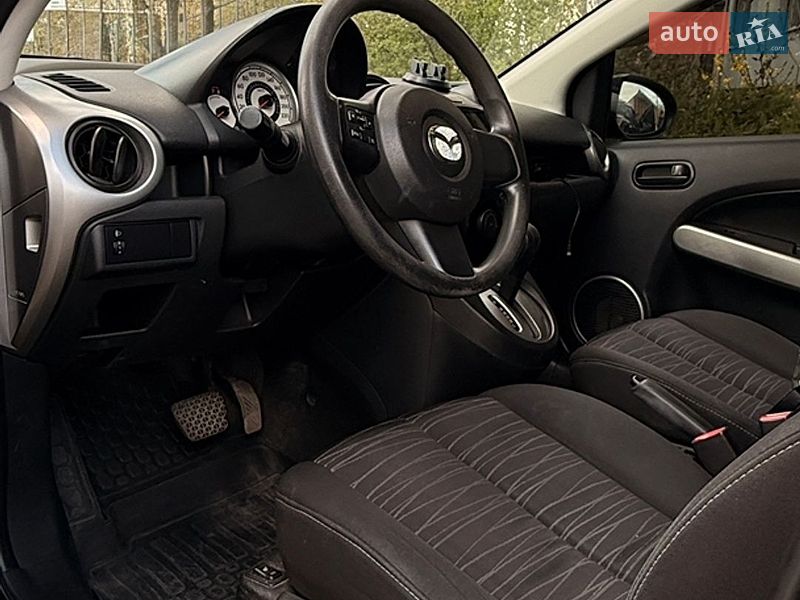 Хэтчбек Mazda 2 2008 в Днепре